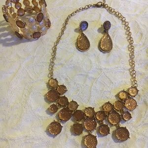 2/$20 Fashion jewelry Necklace bracelet &earrings